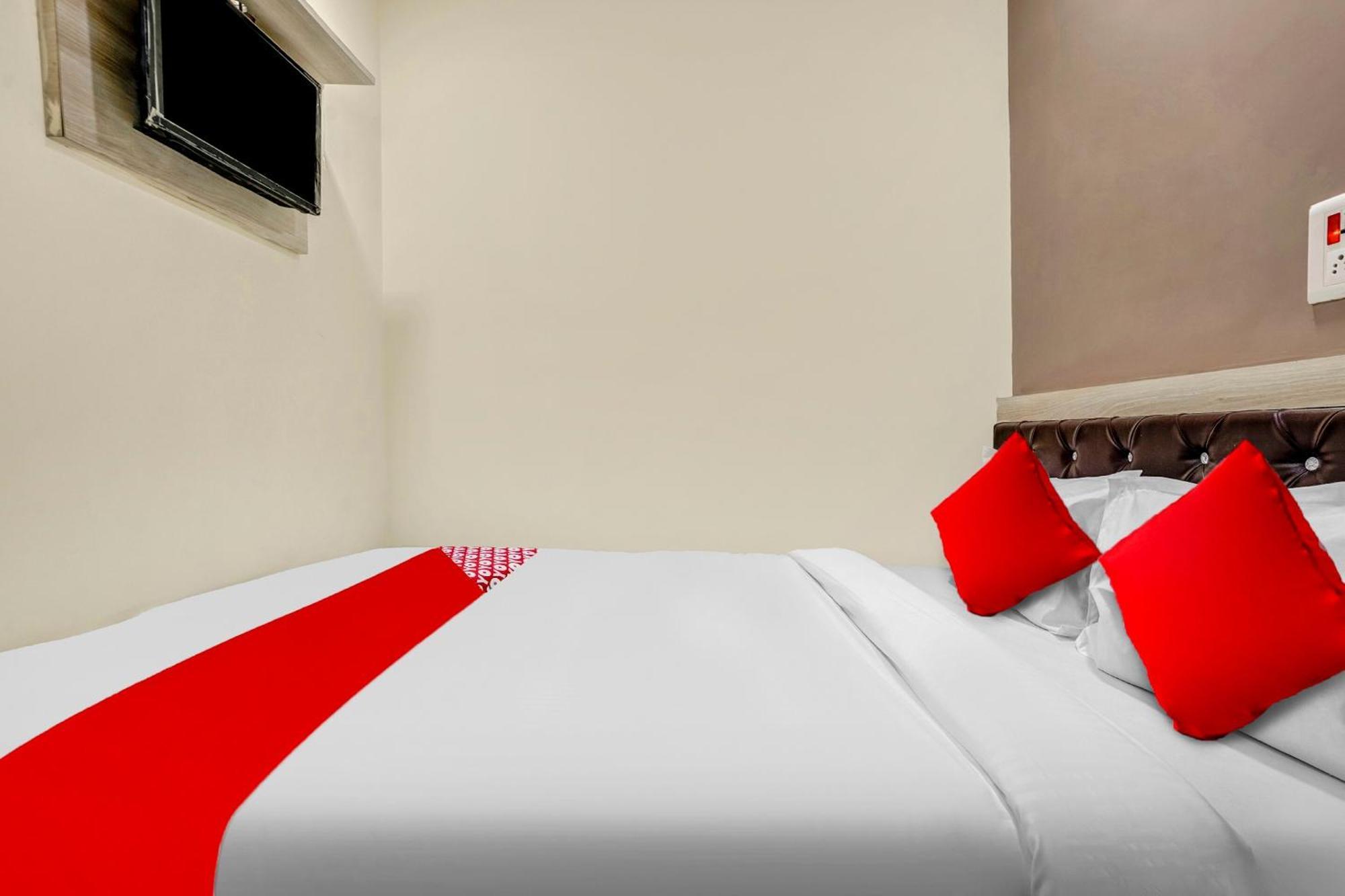 Hotel O Relax Palace Мумбаи Экстерьер фото